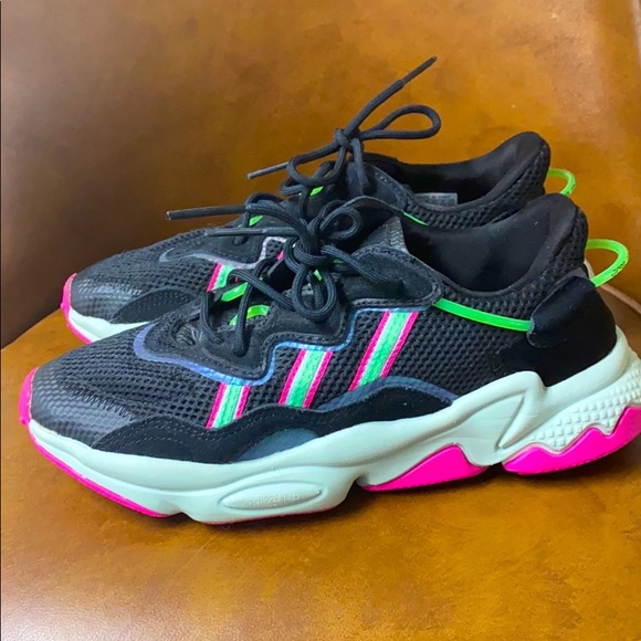 adidas ozweego size 6
